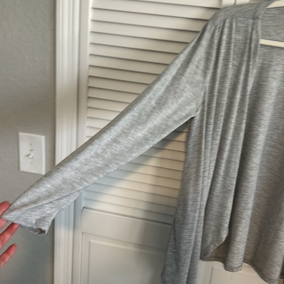 Pretty light heather gray shrug - Picture 3 of 6